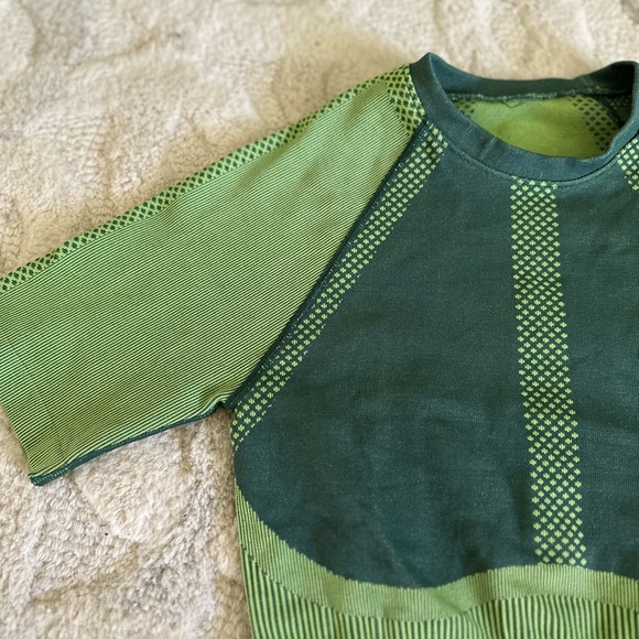 Fabletics green exercise top - Picture 5 of 6